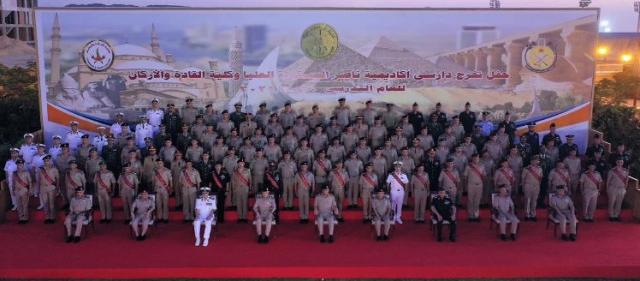 وزير الدفاع يشهد تخريج دورات جديدة من ”أكاديمية ناصر” وكلية ”القادة والأركان”