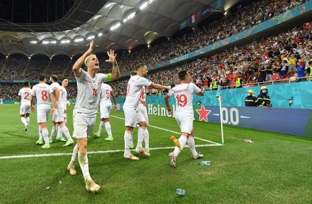 لقطة من مباراة فرنسا ضد سويسرا