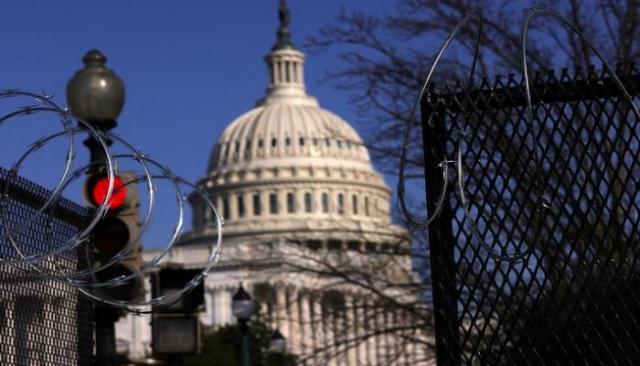 إزالة السياج المحيط بمبنى الكونجرس الأمريكي