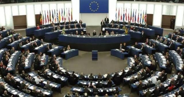 الاتحاد الأوروبي يقرر ملاحقة المتورطين في «الأزمة اللبنانية»