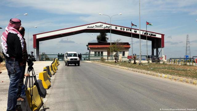 بسبب تدهور الأوضاع الأمنية.. الأردن تغلق حدودها مع سوريا