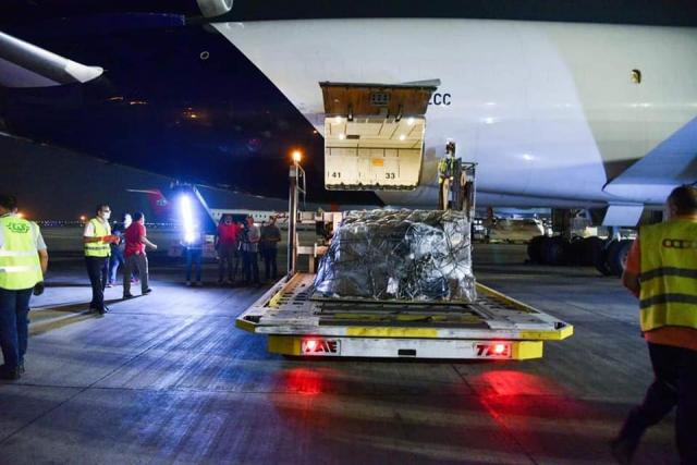 261 ألف جرعة.. وصول أولى شحنات لقاح ”جونسون أند جونسون”