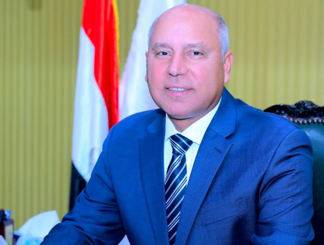 وزير النقل يتفقد مراحل تنفيذ المشروعات الخدمية بميناء الإسكندرية