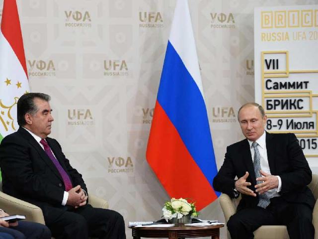 الرئيس الروسي فلاديمير بوتين ونظيره الطاجيكي إمام علي رحمان 