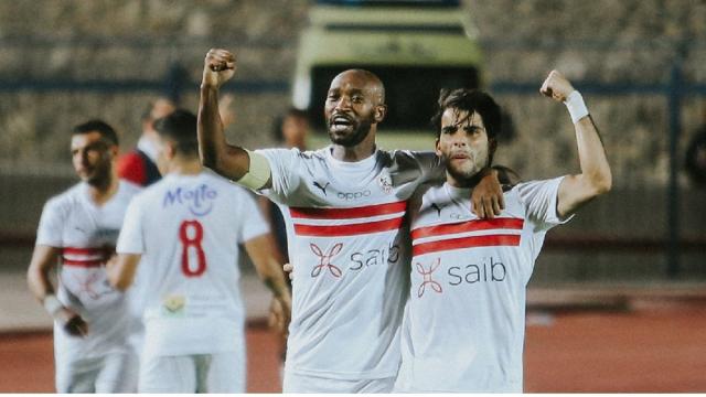 أحمد سيد زيزو وشيكابالا يحتفلان بإحراز لقب الدوري