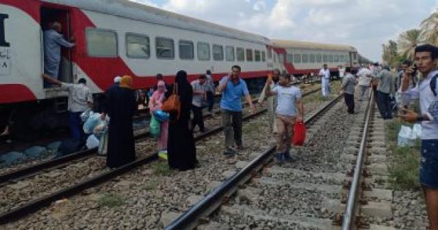 خروج قطار الزقازيق عن القضبان