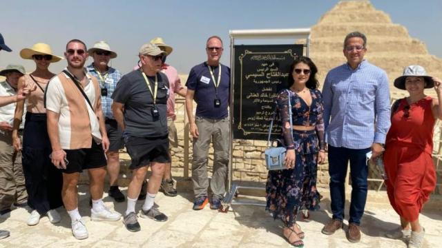 وزير السياحة والآثار يفتتح مشروع ترميم المقبرة الجنوبية للملك زوسر