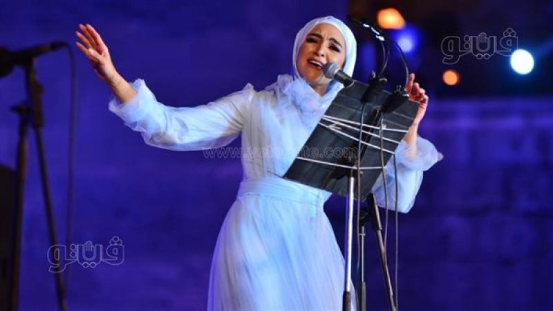 هجوم على هلا رشدي بسبب فيديو الغناء في الحرم النبوي