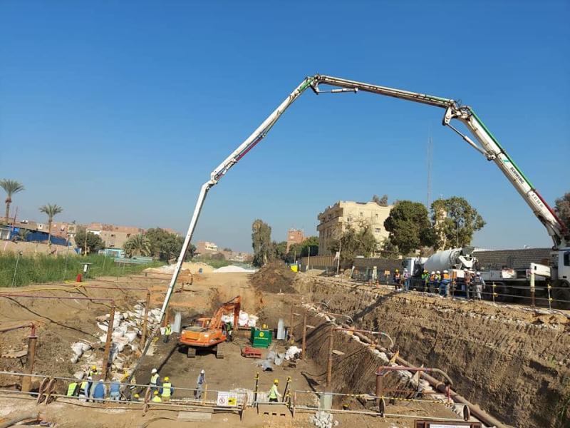 وزارة الري: البدء فى صب الخرسانات بمشروع مجموعة قناطر ديروط الجديدة