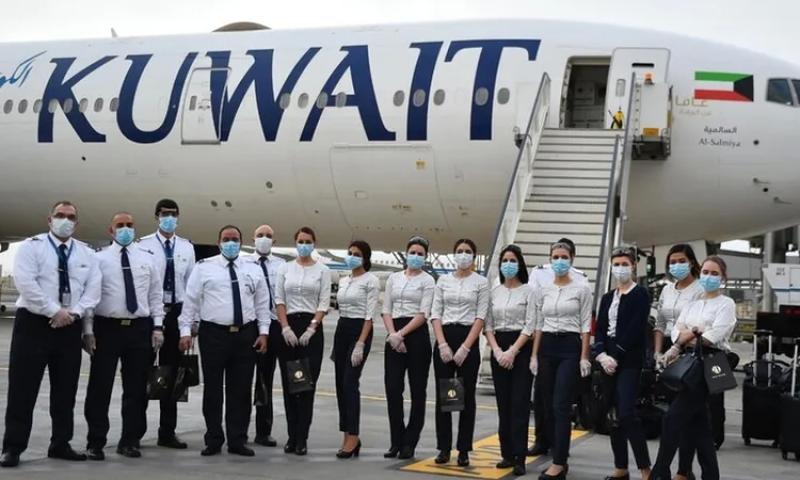 الخطوط الجوية البريطانية تسمح لطاقمها بارتداء الحجاب واتهامات للكويتية بتجريد المضيفات من ملابسهن الداخلية