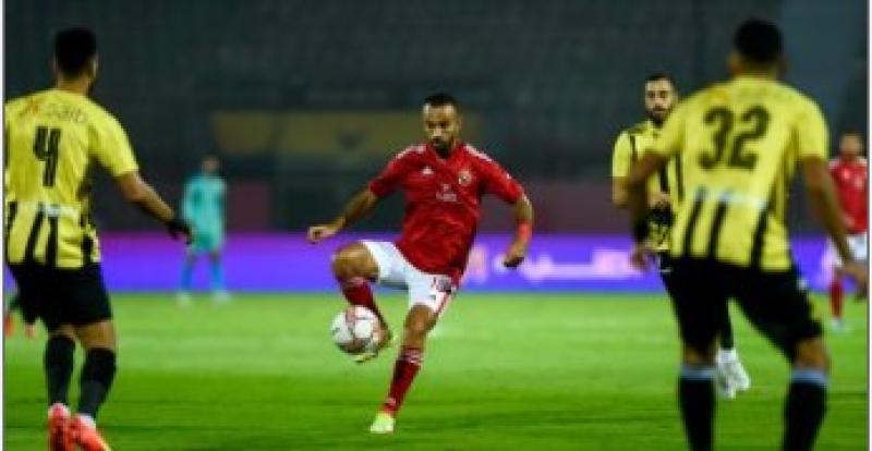 إصابة خطيرة لـ” أفشة” في مباراة الأهلي والمصري بعد الصدام مع محمود جاد