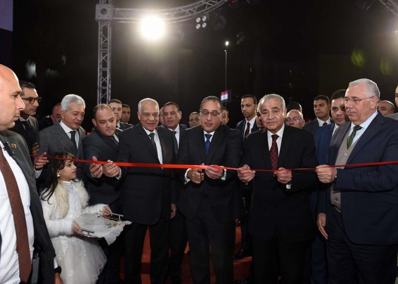 افتتاح رئيس الوزراء للمعرض