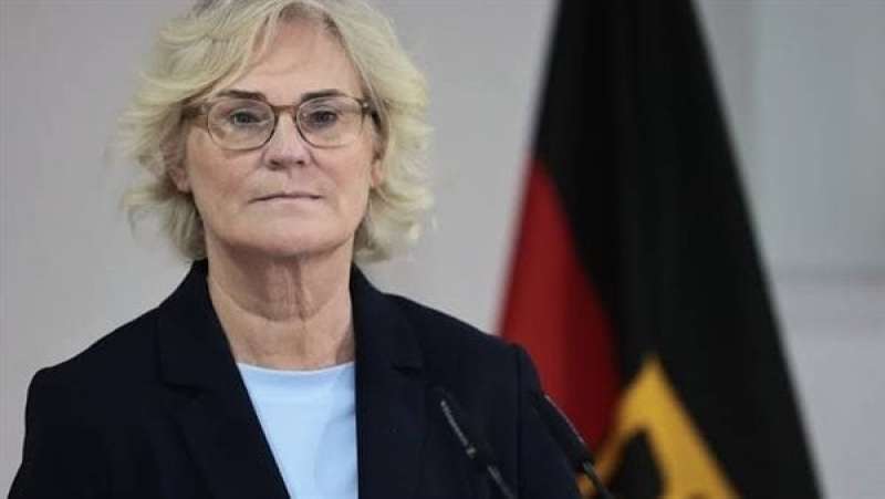 وزيرة الدفاع الألمانية تتقدم باستقالتها من منصبها