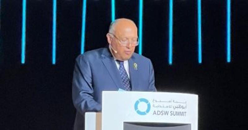وزير الخارجية يُشارك كمتحدث رئيسي في قمة أسبوع أبوظبي للاستدامة