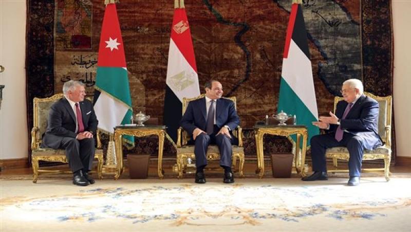 ملك الأردن ورئيس فلسطين يشيدان بالجهود المصرية للحفاظ على التهدئة بقطاع غزة