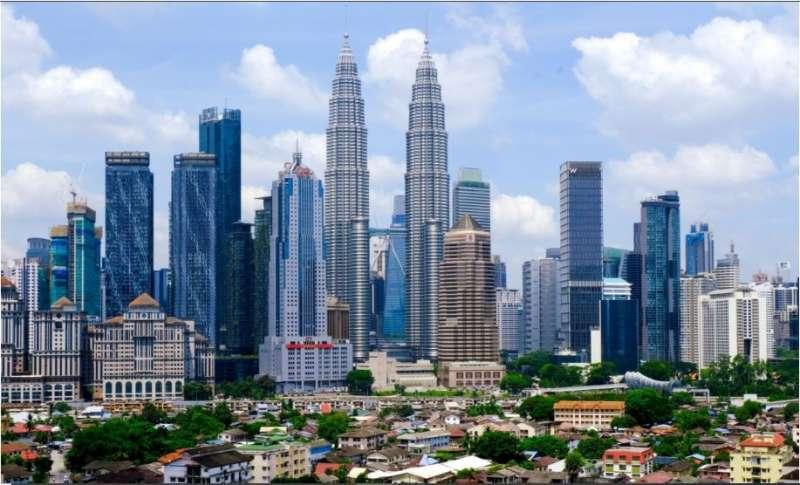 ماليزيا تعطي الأولوية في الموازنة الجديدة لقطاعي التكنولوجيا والاقتصاد الأخضر