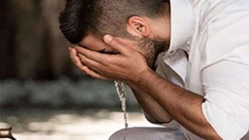 حكم المسح على الكُم أثناء الوضوء بسبب البرد الشديد.. الإفتاء تجيب