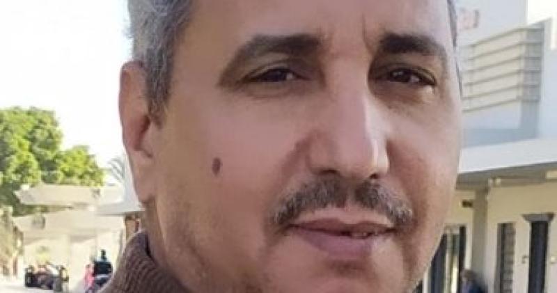 كمال مصطفى معلم اللغة الإنجليزية