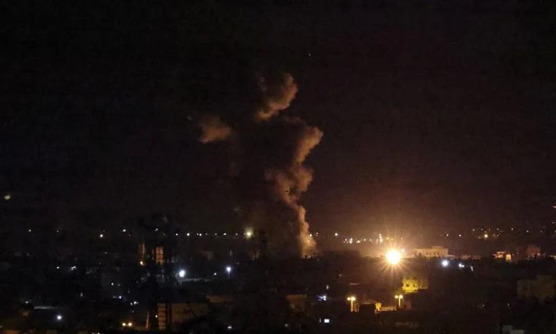 الجيش الإسرائيلي يعلن شن غارات على قطاع غزة
