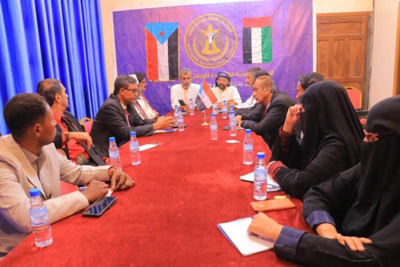 انتقالي وادي حضرموت يندد بحرب رئاسة الحكومة على الجنوبيين