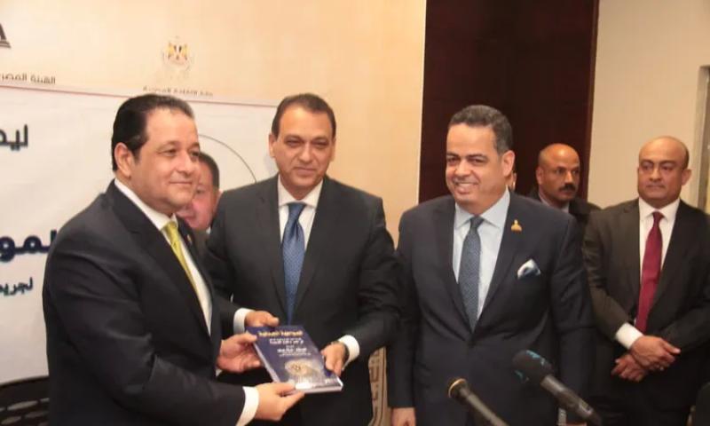 بحضور وزير الشؤون النيابية.. علاء عابد يوقع كتابه الجديد بمعرض الكتاب (صور)