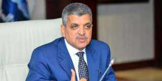 أسامة ربيع: إيرادات قناة السويس...