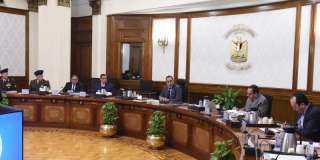 وزير التنمية المحلية يستعرض استراتيجية...