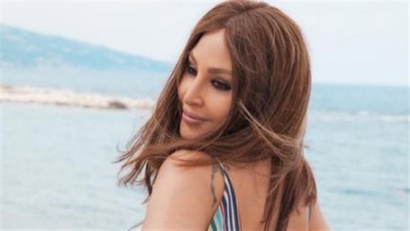 غير متوقع.. سعر مبالغ فيه لـ فستان إليسا في أخر حفلاتها