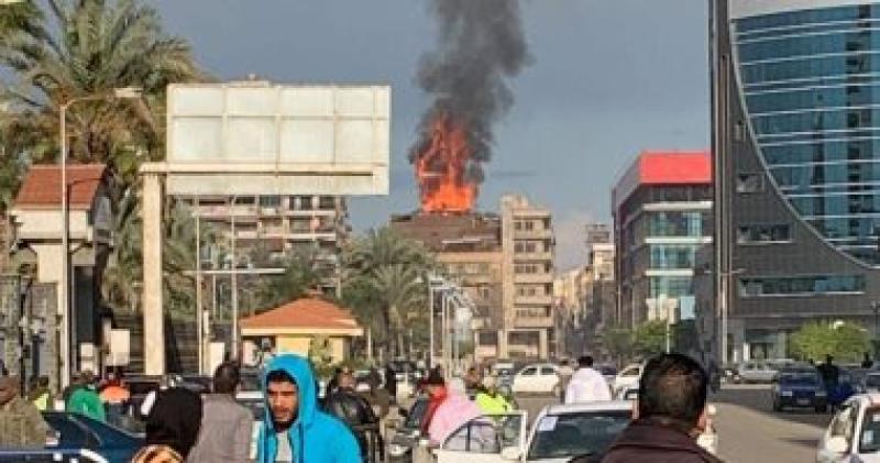 جانب من الحريق