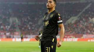 مصطفى محمد يصنع هدفا في...