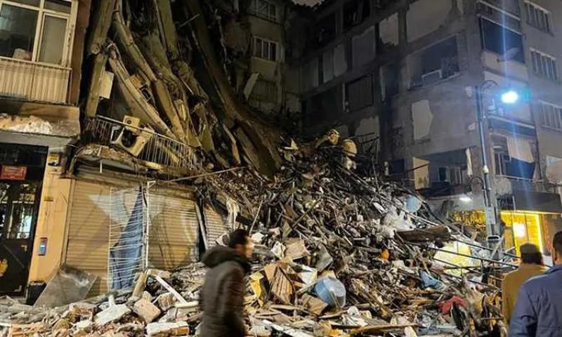 ”زلزال هاتاي” يتسبب في صدمات عصبية قاتلة بسوريا