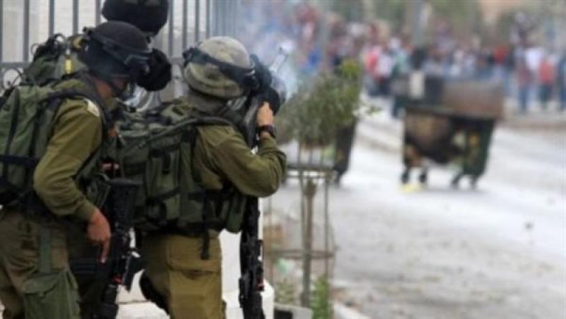إصابة فلسطينيين أحدهما في حالة حرجة برصاص الاحتلال الإسرائيلي