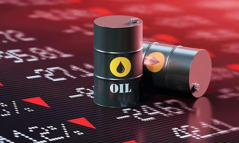 النفط يهوي 5% مسجلا أدنى مستوى في أكثر من عام