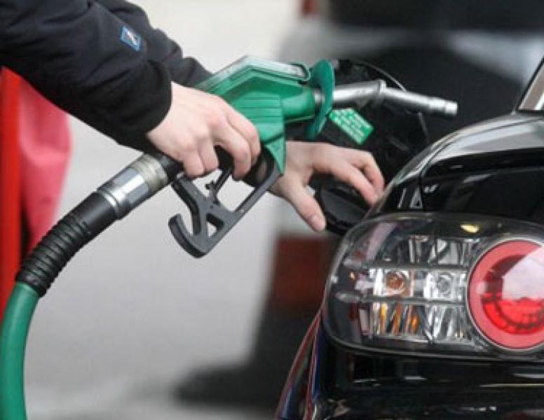 سريلانكا تخفض أسعار الوقود اعتبارا من منتصف ليل الأربعاء