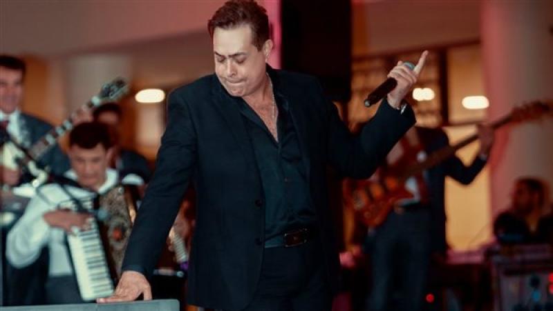 حكيم يشعل إحدى السهرات الرمضانية .. صور