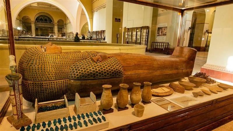 المتحف المصري بالتحرير ينشر صورًا حديثة لـ تابوت الملكة أحمس مريت آمون