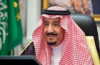 العاهل السعودي يوجه بتمديد العمل...
