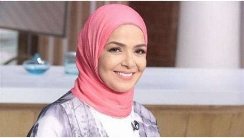 الإعلامية منى عبدالغني