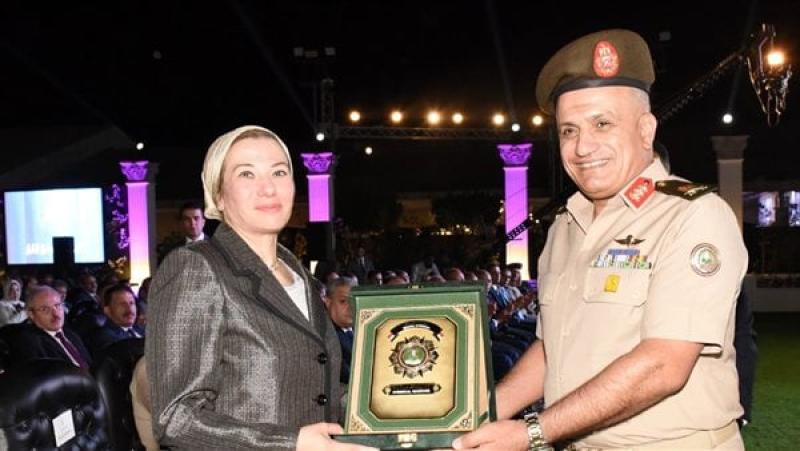 اللواء أح عبد الحميد سيد أحمد والدكتورة ياسمين فؤاد