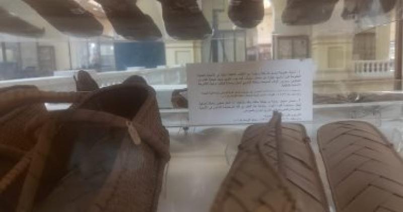 شاهد أشكال الأحذية والصنادل فى مصر القديمة بالمتحف المصرى بالتحرير