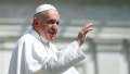إصابة البابا فرنسيس بالحمى