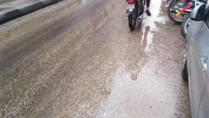 مياه الأمطار تغرق شوارع المنيا