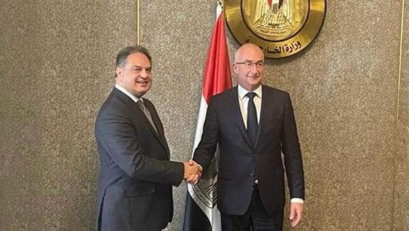 جانب من المشاورات المصرية المجرية