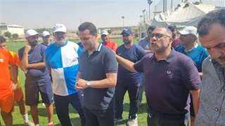 تامر مصطفى يتابع تدريبات قطاع...