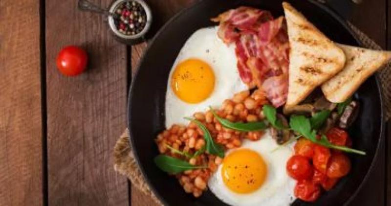 تناول الوجبات الخفيفة وحرق السعرات الحرارية