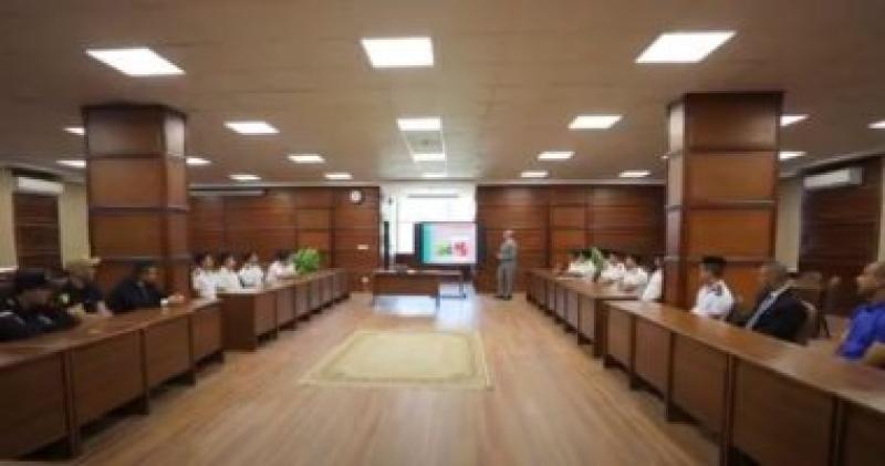 الداخلية تنظم دورة للكشف عن المستندات المزورة