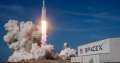 SpaceX تطلق 21 قمرًا صناعيًا...