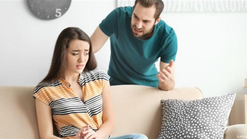 دين وفتوى زوج يعاير زوجته