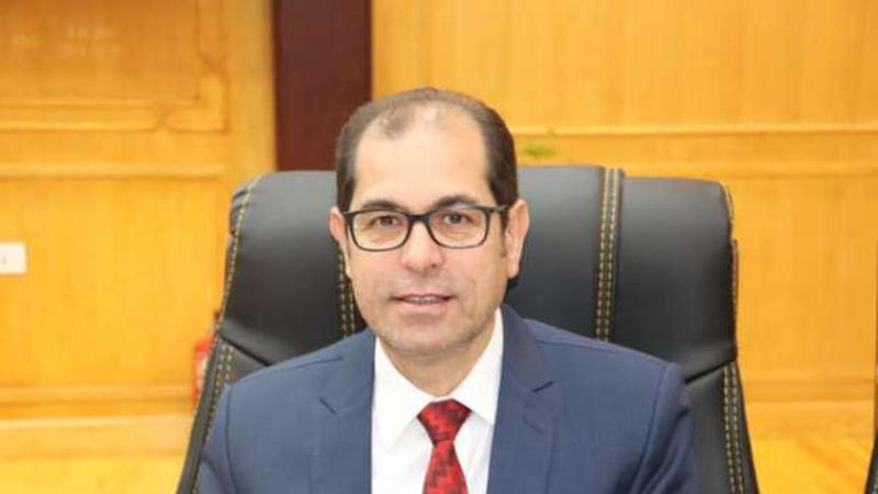 الدكتور يوسف عامر