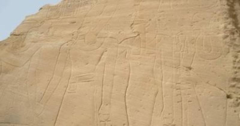 حكاية اللوحات الموجود بجبل السلسلة على نهر النيل